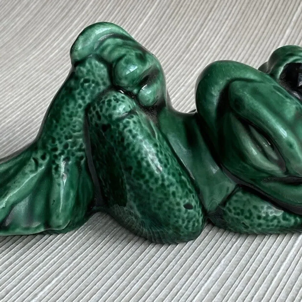Vintage Glazed Emerald Green Frog relaxing Figurine‎ Stoneware Ceramic